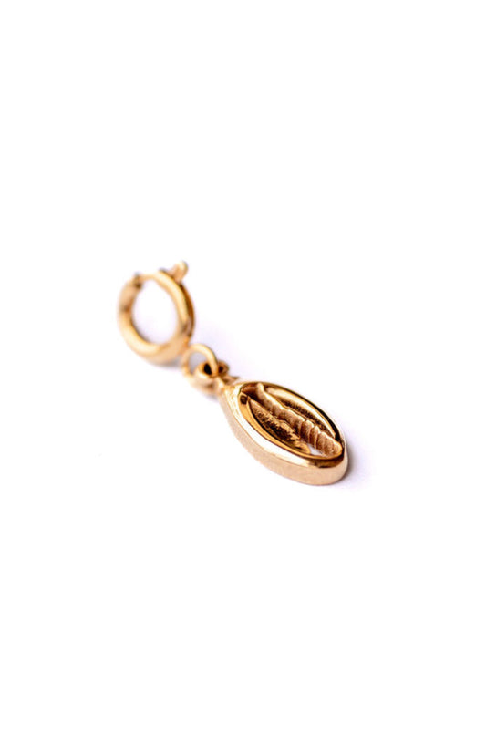 Shell cowrie charm